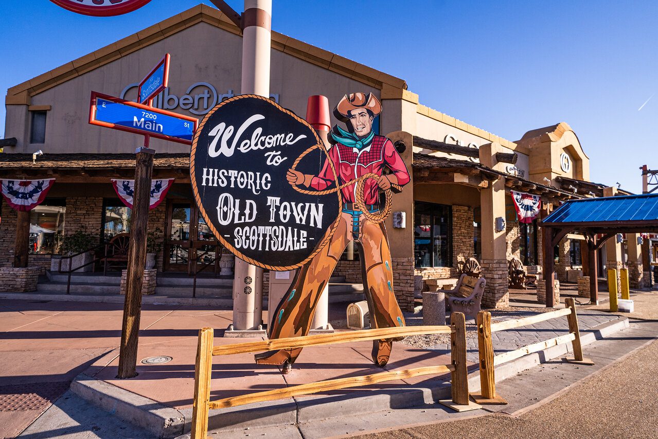 Exterior street view of local commercial businesses and shops in Old Town Scottsdale 85251 optimized with local SEO and managed IT support by TLD USA.
